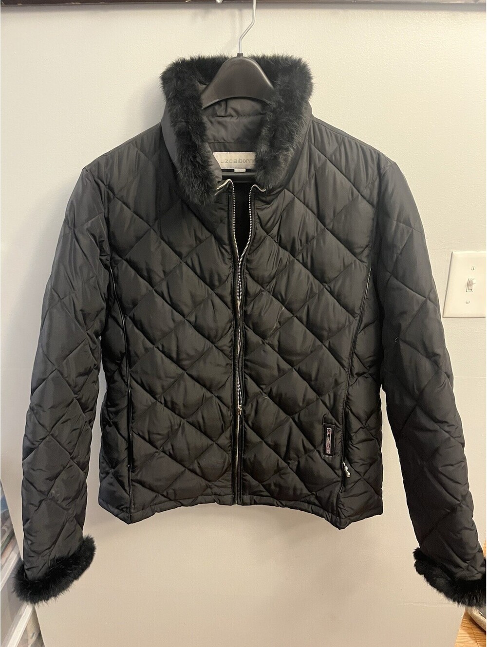 Liz Claiborne Women's Black Quilted Coat Jacket Furr Collar & Cuffs , Size L